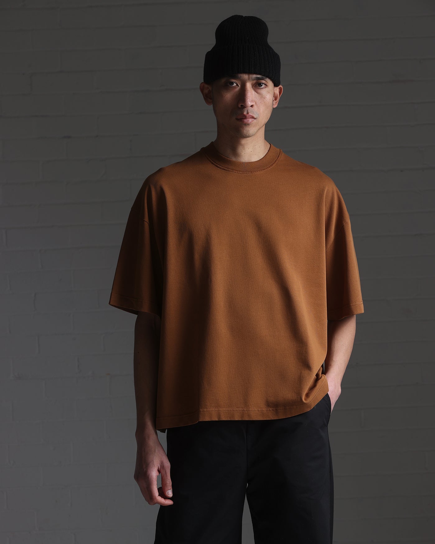 L1. KURO T-SHIRT (BROWN)