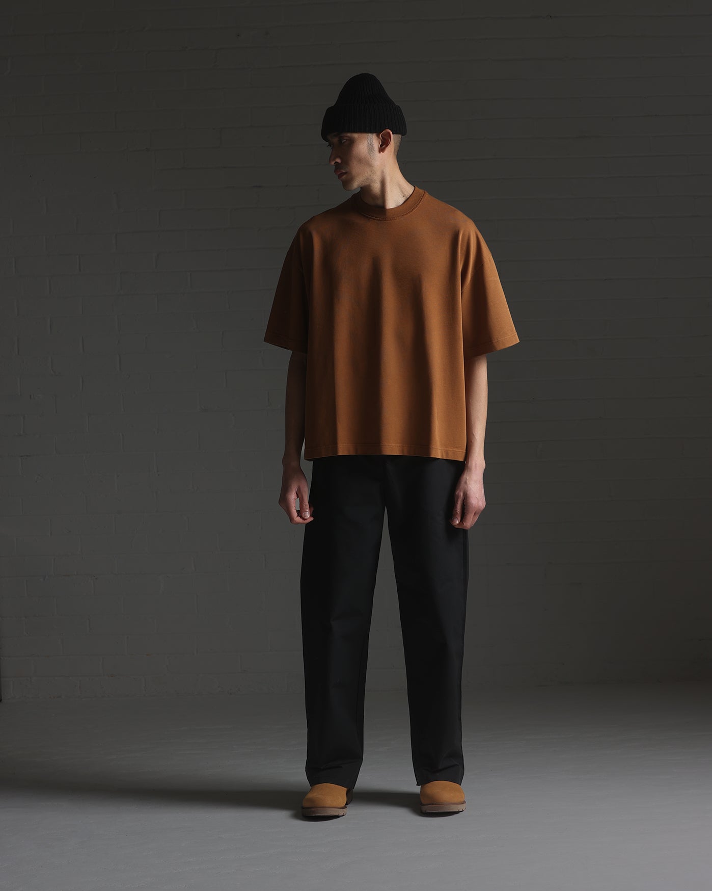 L1. KURO T-SHIRT (BROWN)