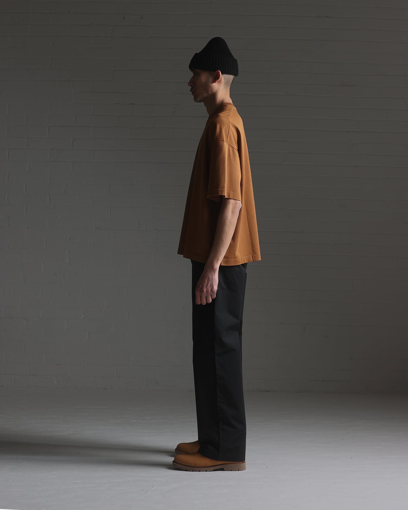 L1. KURO T-SHIRT (BROWN)