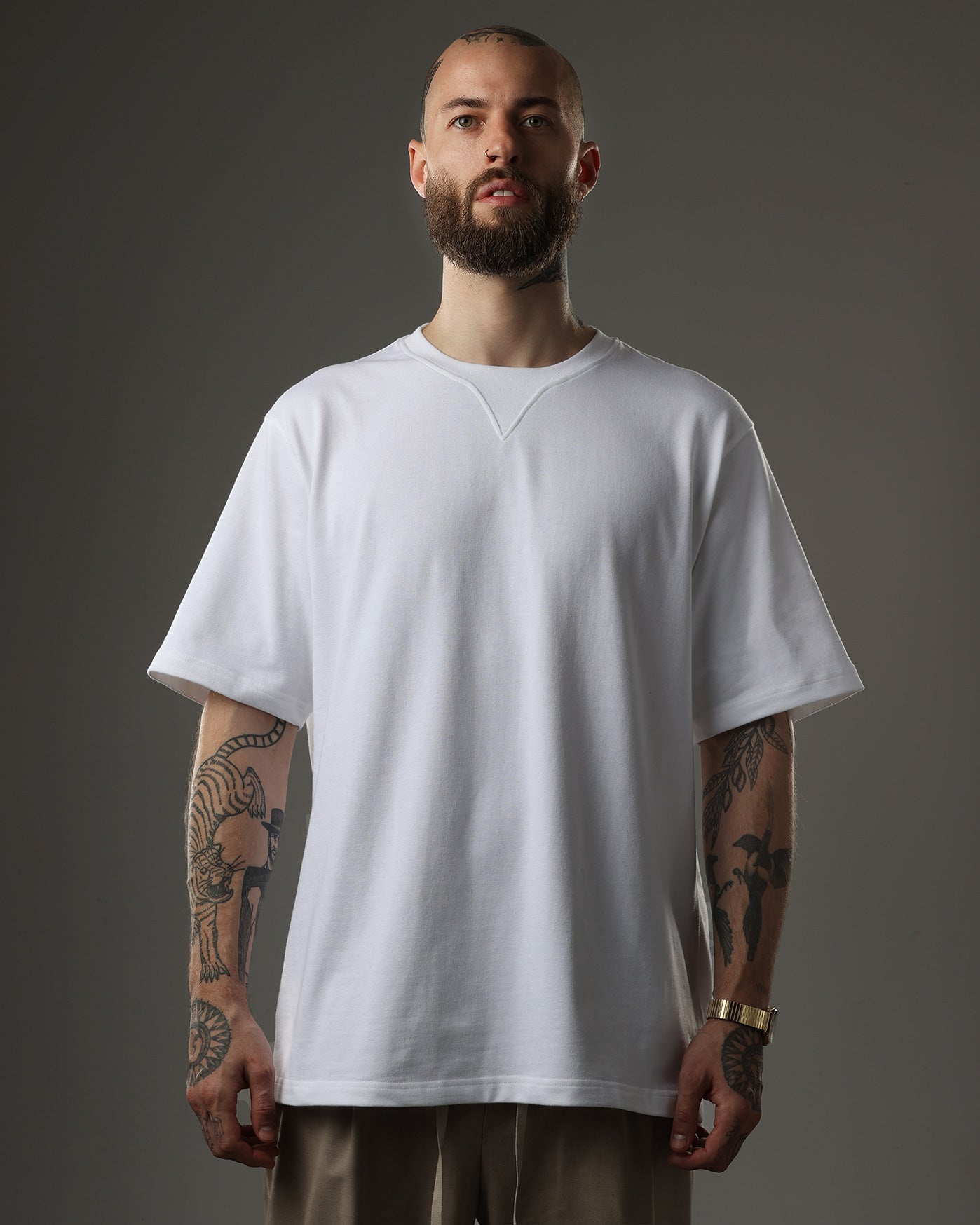 L1. ESSENTIAL TEE