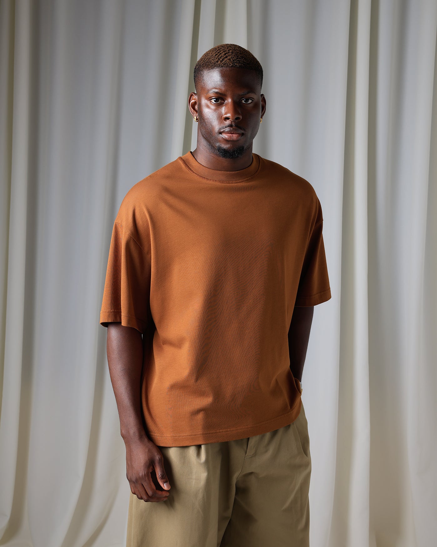 L1. KURO T-SHIRT (BROWN)