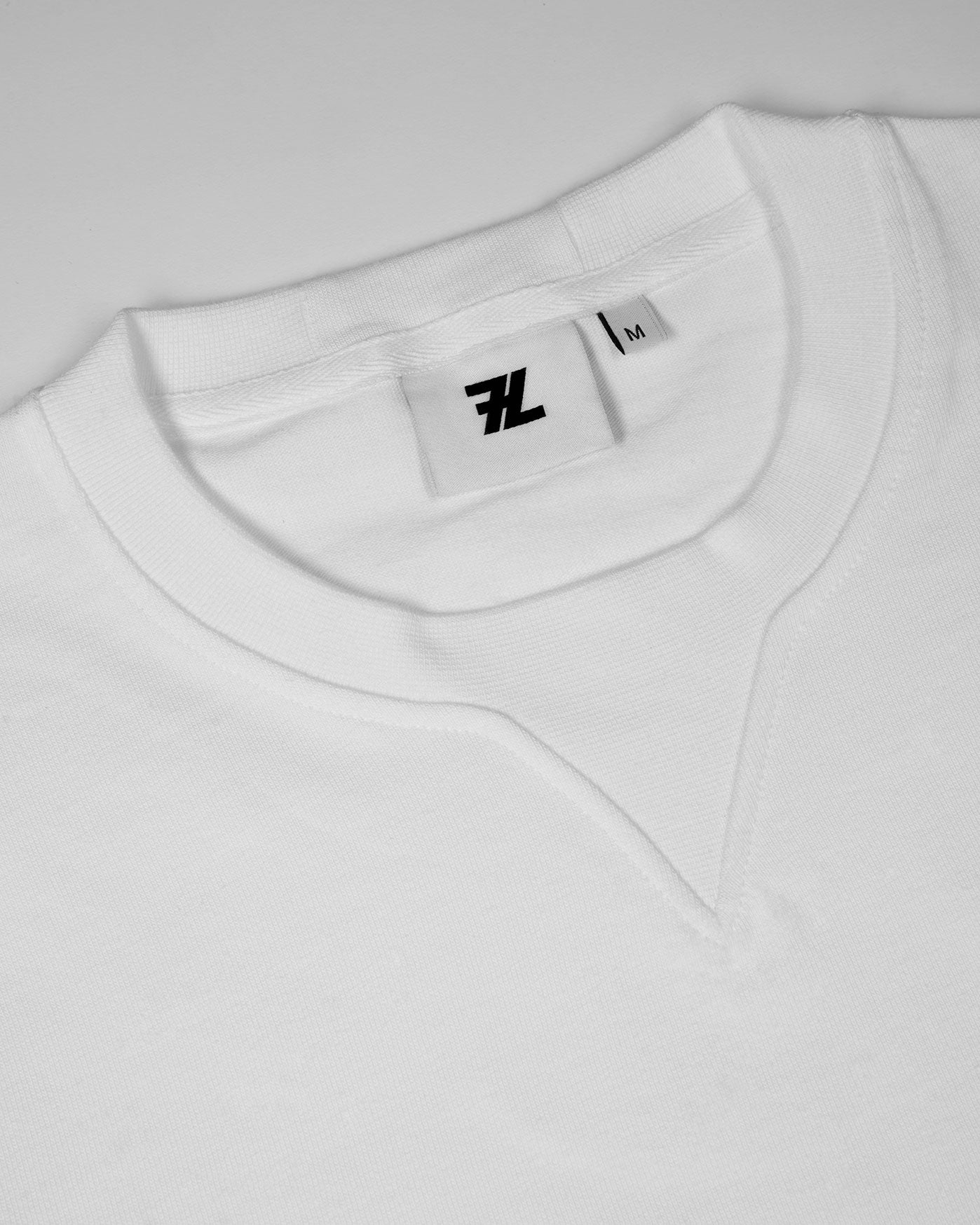 L1. ESSENTIAL TEE