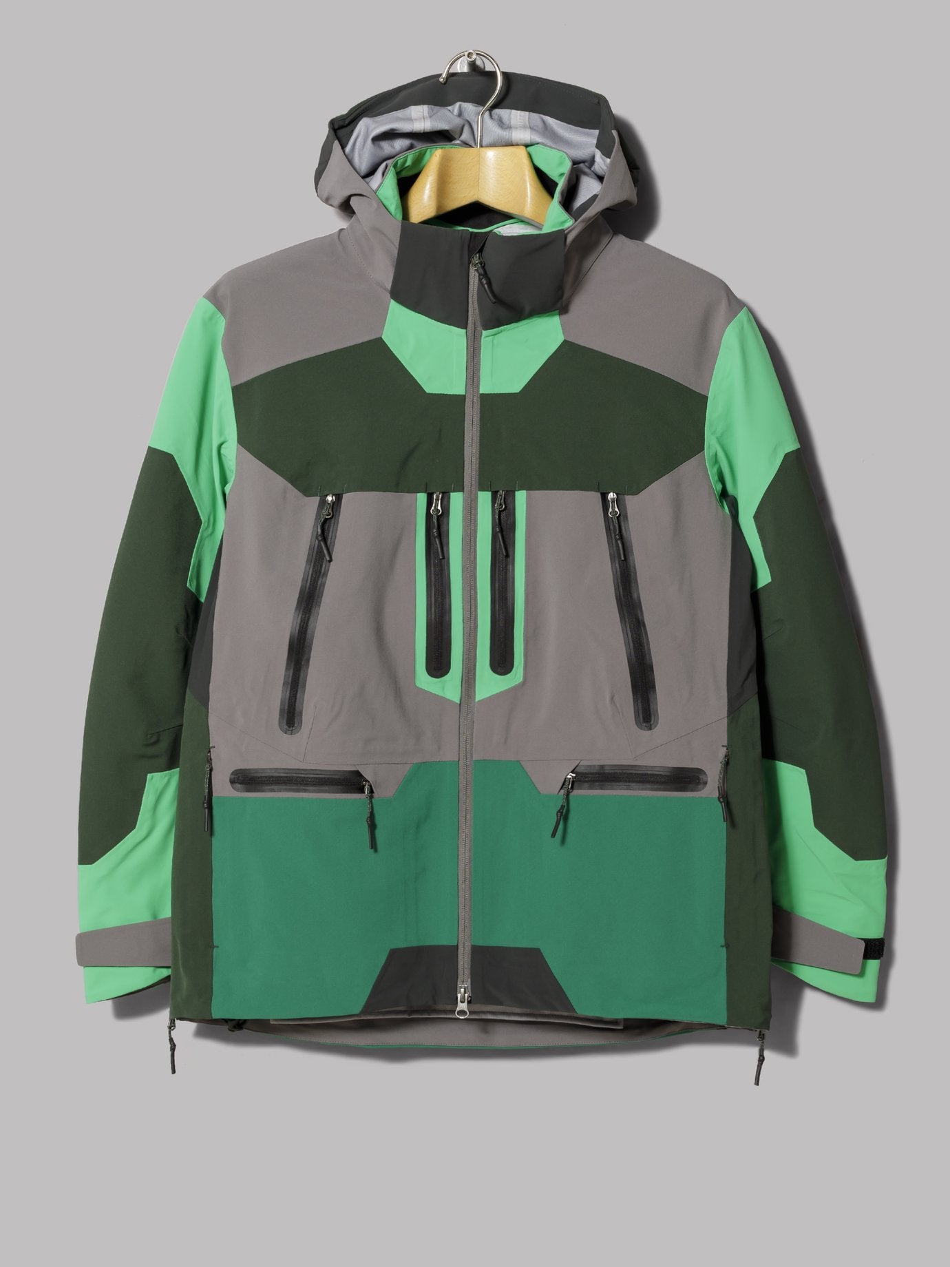 L6. 412 TREK OUTER (GREEN)