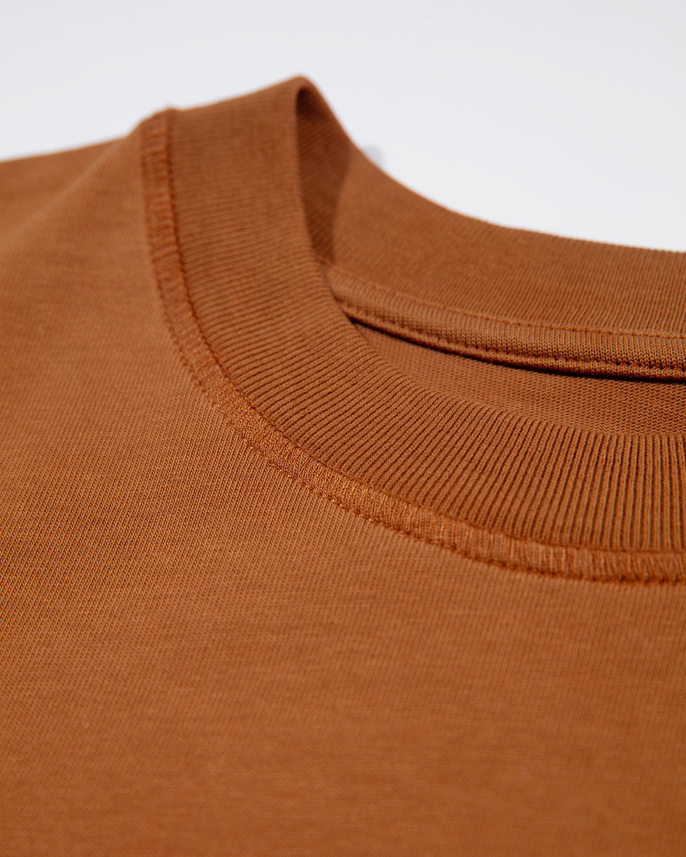 L1. KURO T-SHIRT (BROWN)