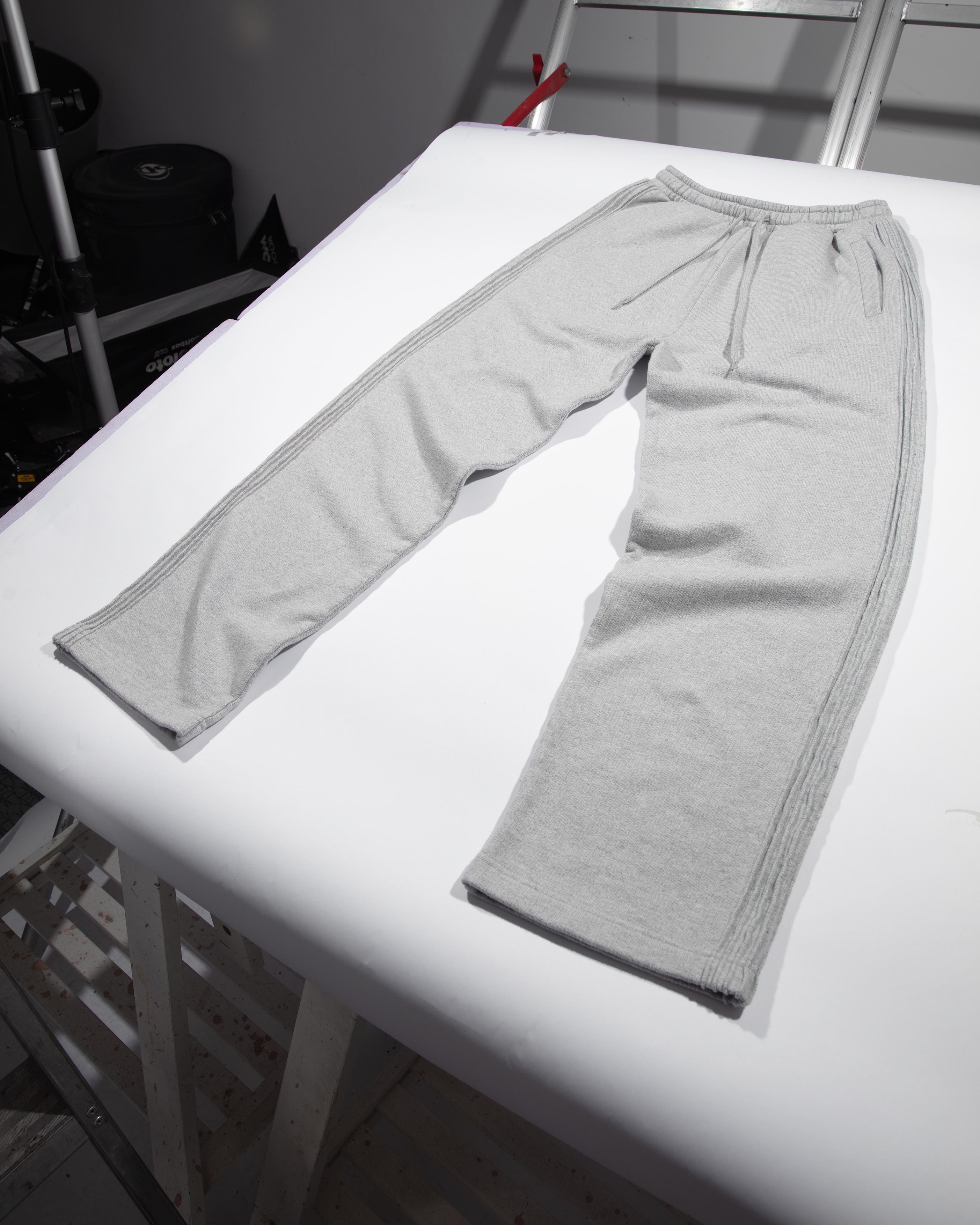 L3. Sweatpants 400